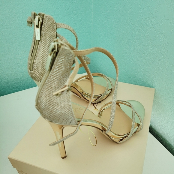 Badgley Mischka Heels - Picture 2 of 3
